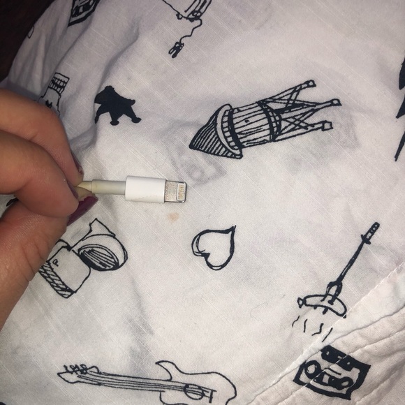 Aeropostale Mens ButtonDown Shirt Doodles All Over - Picture 6 of 6